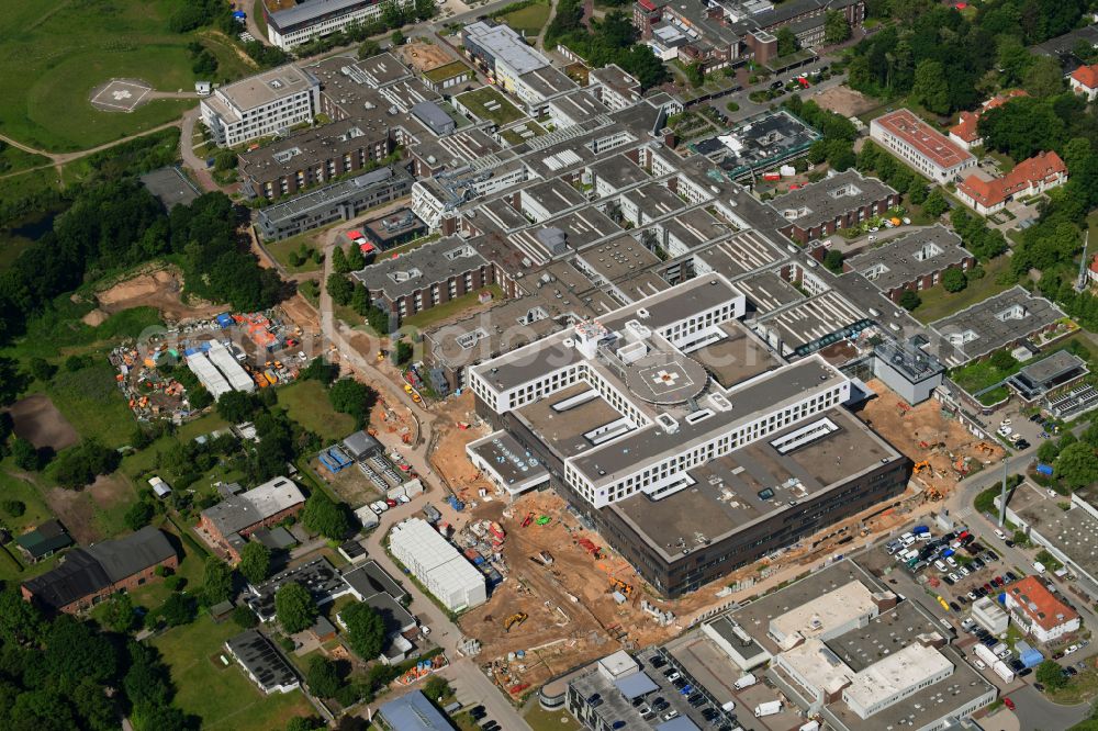 Lübeck from above - Construction site for a new extension to the hospital grounds UKSH Universitaetsklinikum Schleswig-Holstein in the district St. Juergen in Luebeck in the state Schleswig-Holstein, Germany