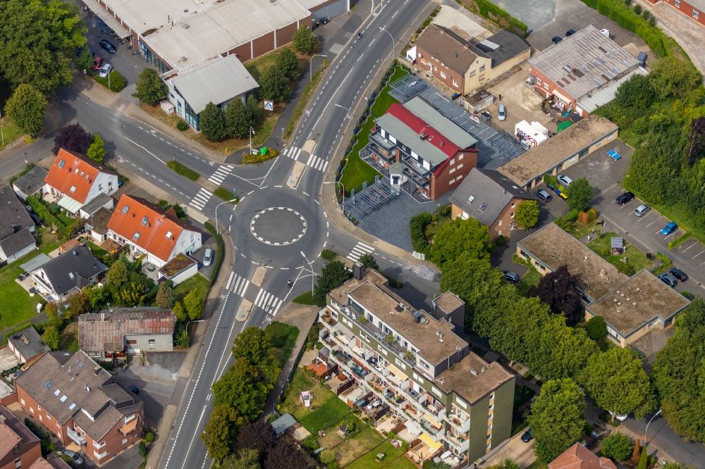 Aerial image Werne - Traffic management of the roundabout road of Bahnhofstrasse and of Ottostrasse in Werne in the state North Rhine-Westphalia, Germany