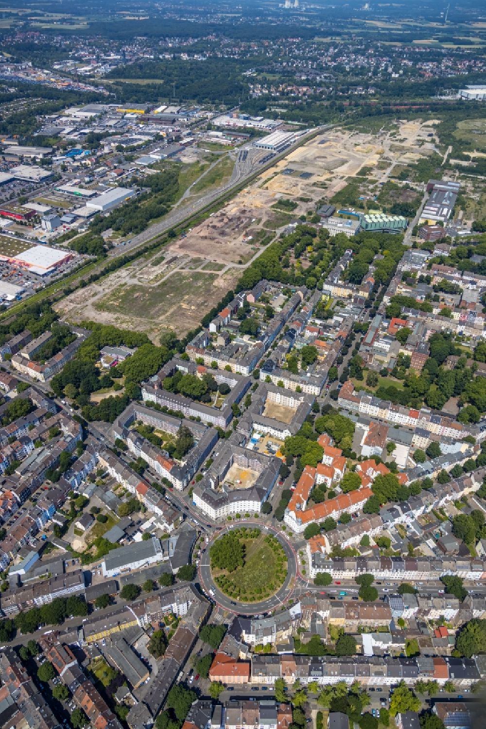 Aerial image Dortmund - Traffic management of the roundabout road Borsigstrasse - Wambeler Strasse in the district Borsigplatz in Dortmund in the state North Rhine-Westphalia, Germany