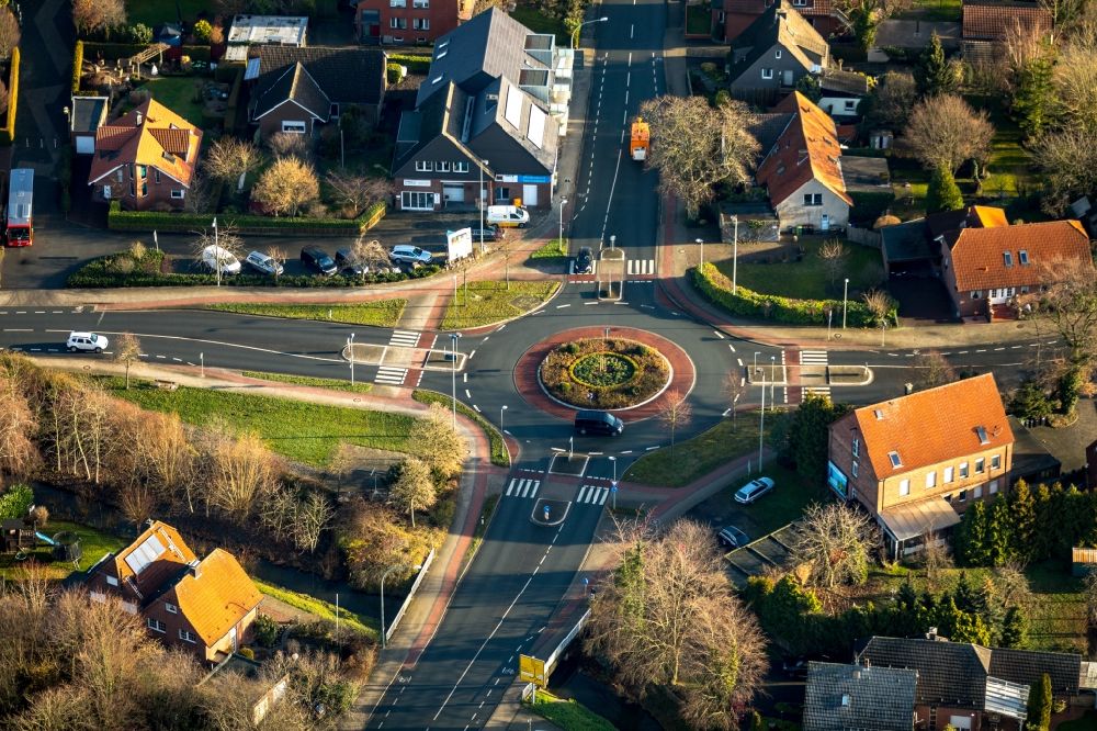 Aerial photograph Drensteinfurt - Traffic management of the roundabout road on Hammer Strasse - Sendenhorster Strasse - Kleiststrasse in Drensteinfurt in the state North Rhine-Westphalia, Germany