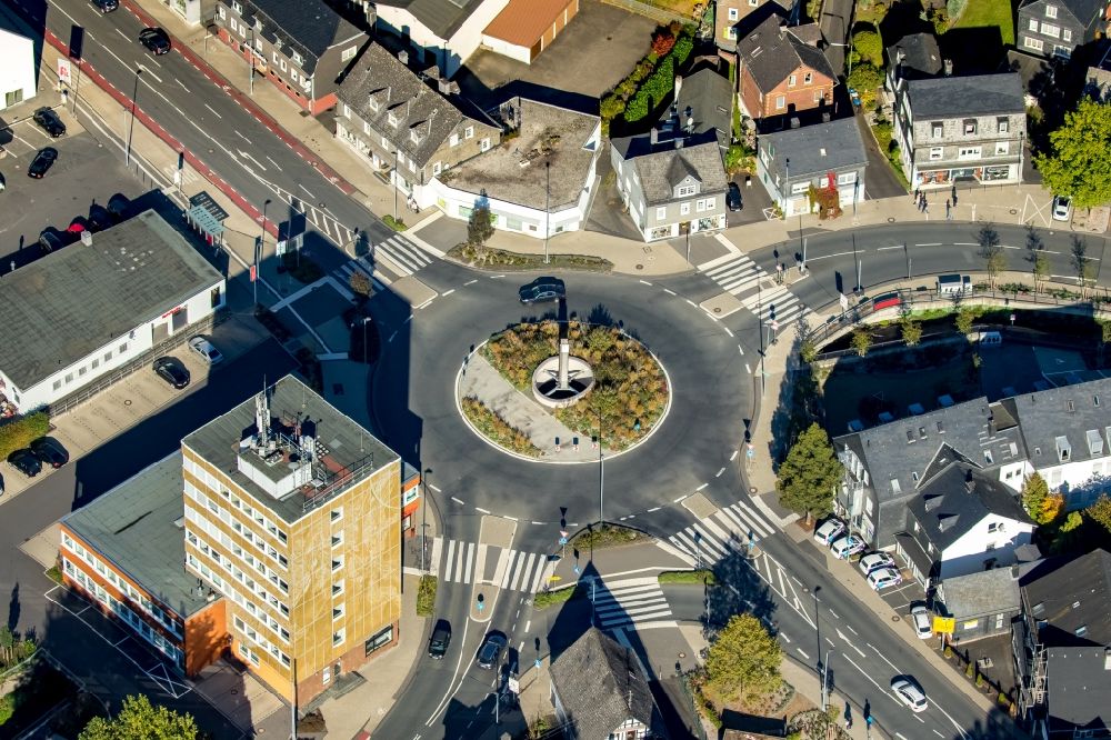 Siegen from above - Traffic management of the roundabout road Eiserfeld at the Siegtalstrasse in Siegen in the state North Rhine-Westphalia