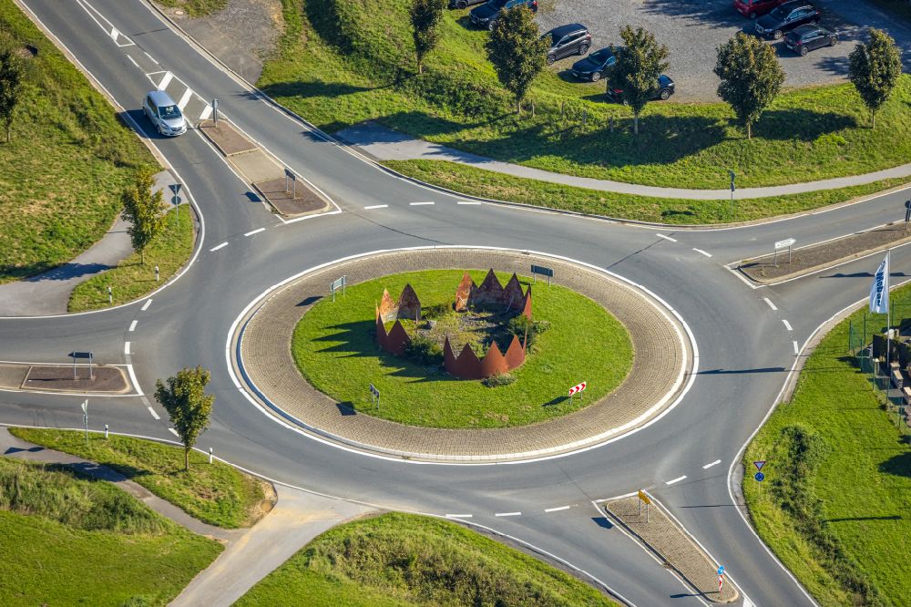 Garbeck from the bird's eye view: Traffic routing of the roundabout and road course on the street Brobbecke - Im Brauke in Garbeck in the state North Rhine-Westphalia, Germany