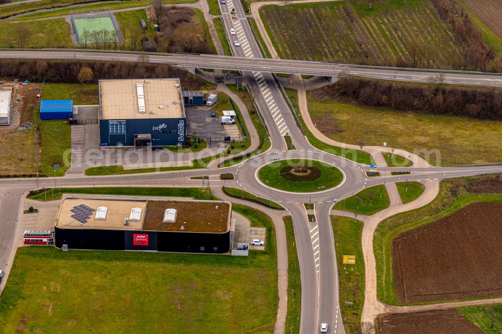 Ettenheim from the bird's eye view: Traffic management of the roundabout and the course of the road in the industrial area Radackern 4 on the Stueckle-Strasse - Bundesstrasse 3 in Ettenheim in the state Baden-Wuerttemberg, Germany