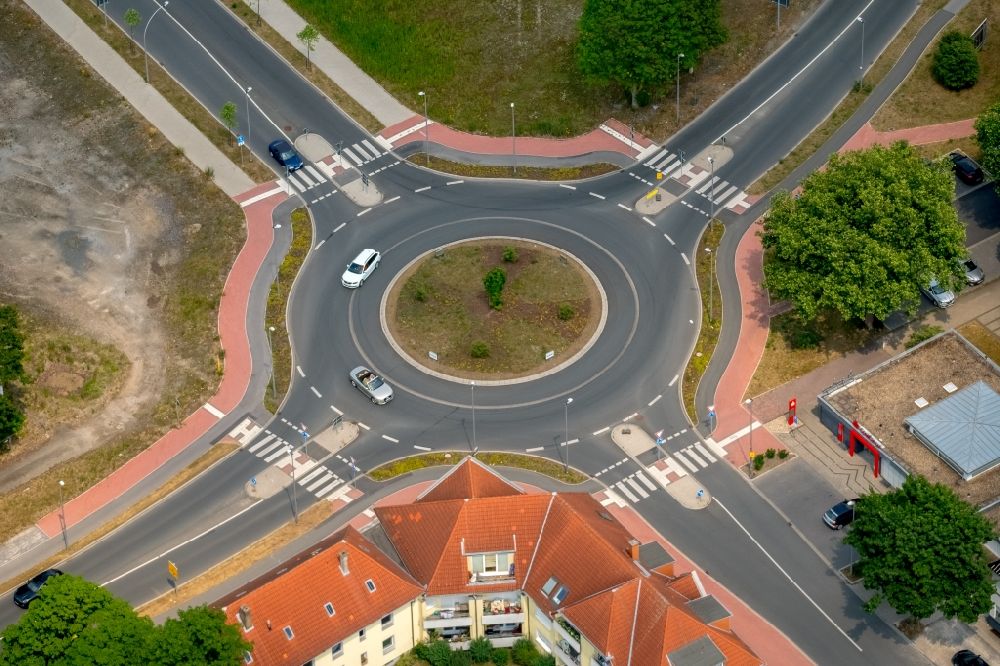 Aerial image Dorsten - Traffic management of the roundabout road of Halterner Strasse - of Fuerst-Leopold-Allee - Freiligrathstrasse in the district Hervest in Dorsten in the state North Rhine-Westphalia, Germany