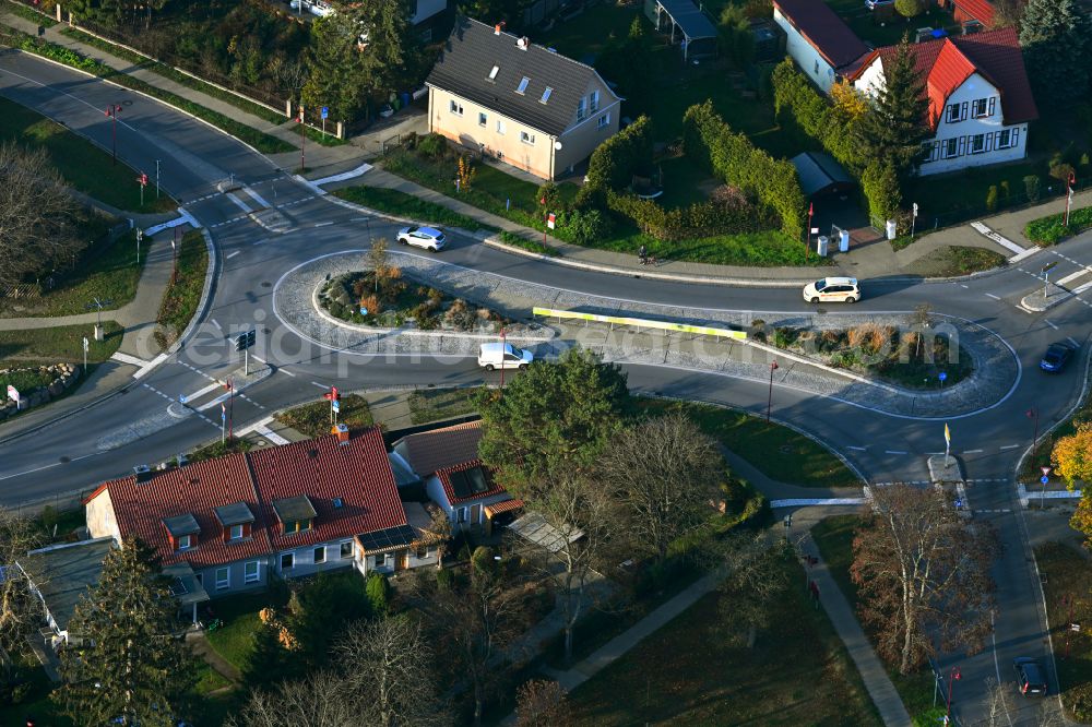 Aerial image Neuenhagen - Traffic management of the roundabout road Hauptstrasse - Rudolf-Breitscheid-Allee - Carl-Schmaecke-Strasse in Neuenhagen in the state Brandenburg, Germany
