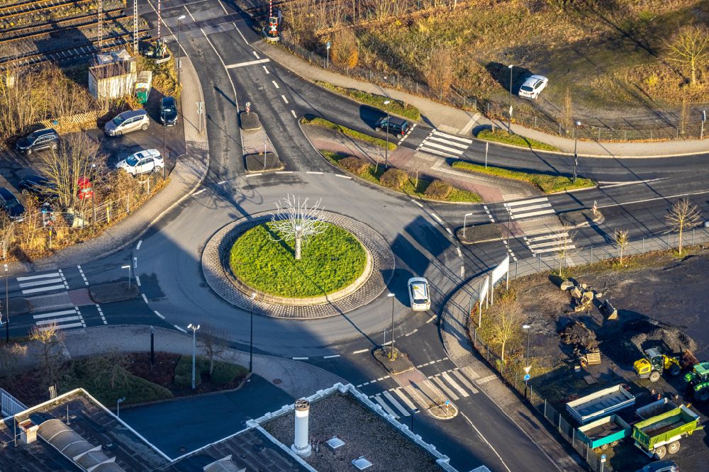 Aerial photograph Hüsten - Traffic management of the roundabout road on street Heidestrasse in Huesten at Sauerland in the state North Rhine-Westphalia, Germany