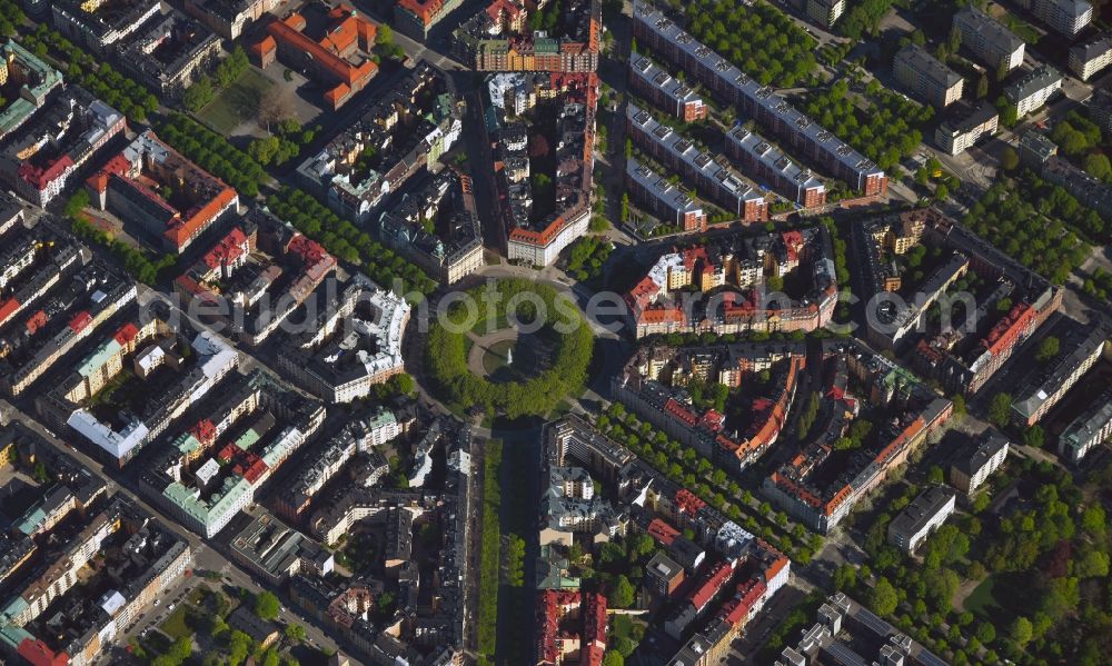 Aerial photograph Stockholm - Traffic management of the roundabout road Karlaplan on Karlavaegen in the district Oestermalm in Stockholm in Stockholms laen, Sweden