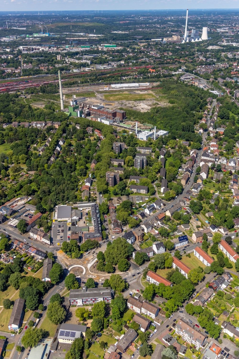 Aerial image Herne - Traffic management of the roundabout road Koenigstrasse, Dorneburger Strasse and Holsterhauser Strasse in the district Wanne-Eickel in Herne in the state North Rhine-Westphalia, Germany