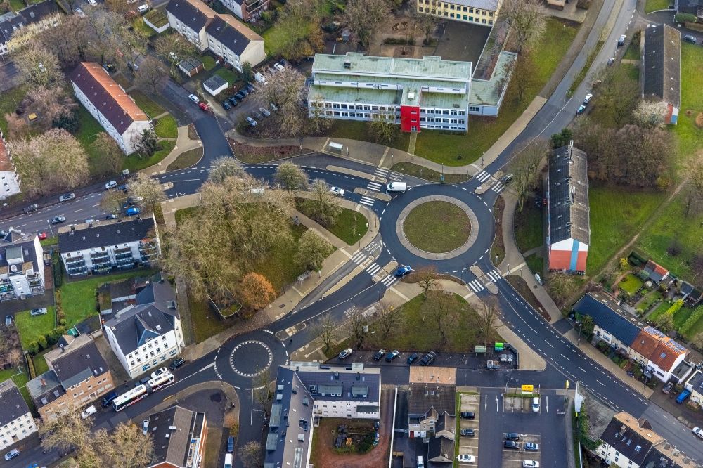 Aerial image Herne - Traffic management of the roundabout road Koenigstrasse, Dorneburger Strasse and Holsterhauser Strasse in the district Wanne-Eickel in Herne in the state North Rhine-Westphalia, Germany