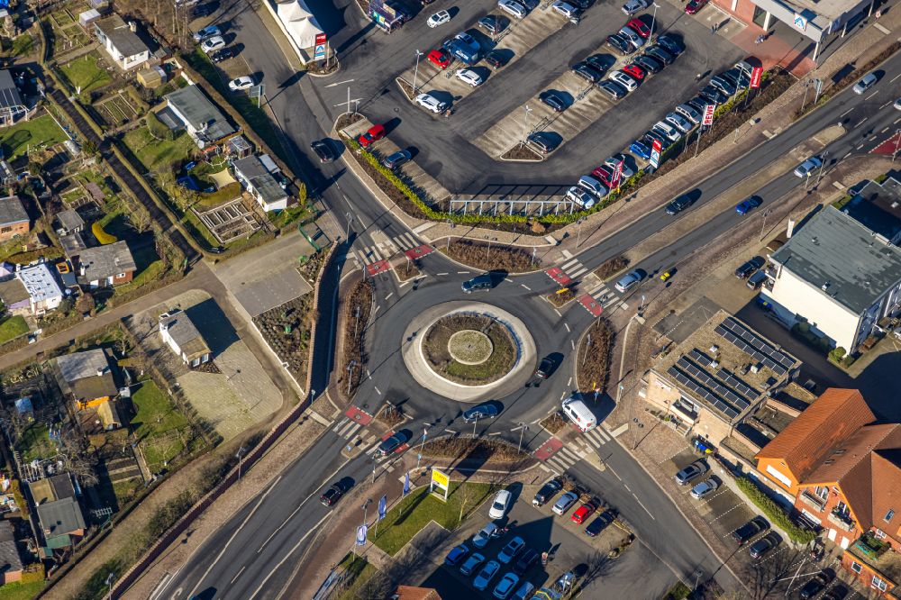 Aerial image Selm - Traffic management of the roundabout road Kreisstrasse - Alte Zechenbahn in Selm in the state North Rhine-Westphalia, Germany