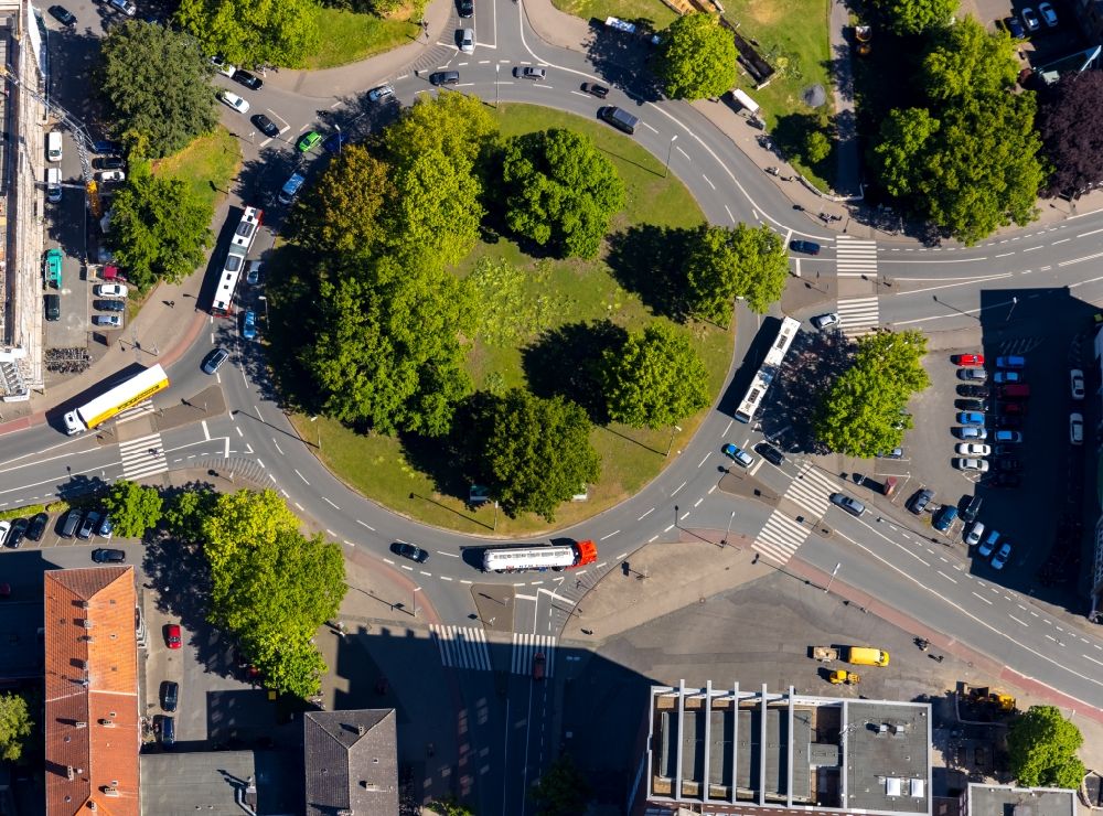 Aerial photograph Münster - Traffic management of the roundabout road on Ludgerikreisel - Lugeriplatz in Muenster in the state North Rhine-Westphalia, Germany