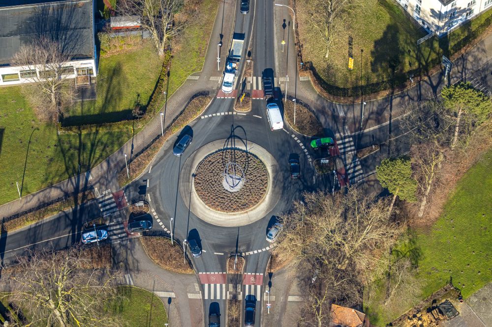 Selm from the bird's eye view: Traffic management of the roundabout road Muensterlandstrasse - Sandforter Weg - Ludgeristrasse in Selm in the state North Rhine-Westphalia, Germany