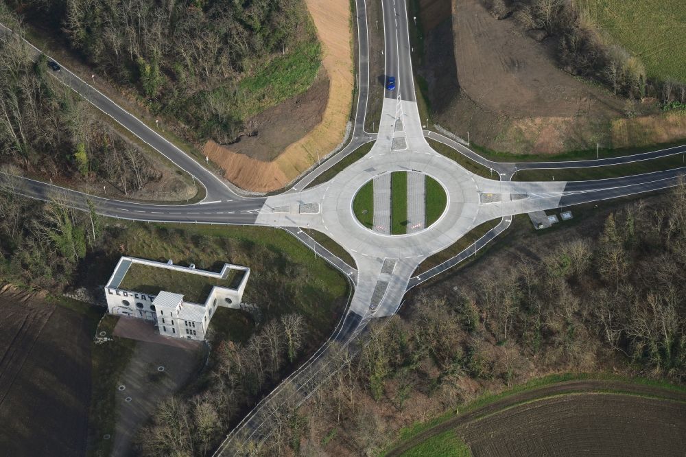 Weil am Rhein from the bird's eye view: Traffic management of the roundabout road on Nordwestumfahrung, Haltinger-, Hedelinger- and Alte Basler Strasse in the district Haltingen in Weil am Rhein in the state Baden-Wurttemberg, Germany