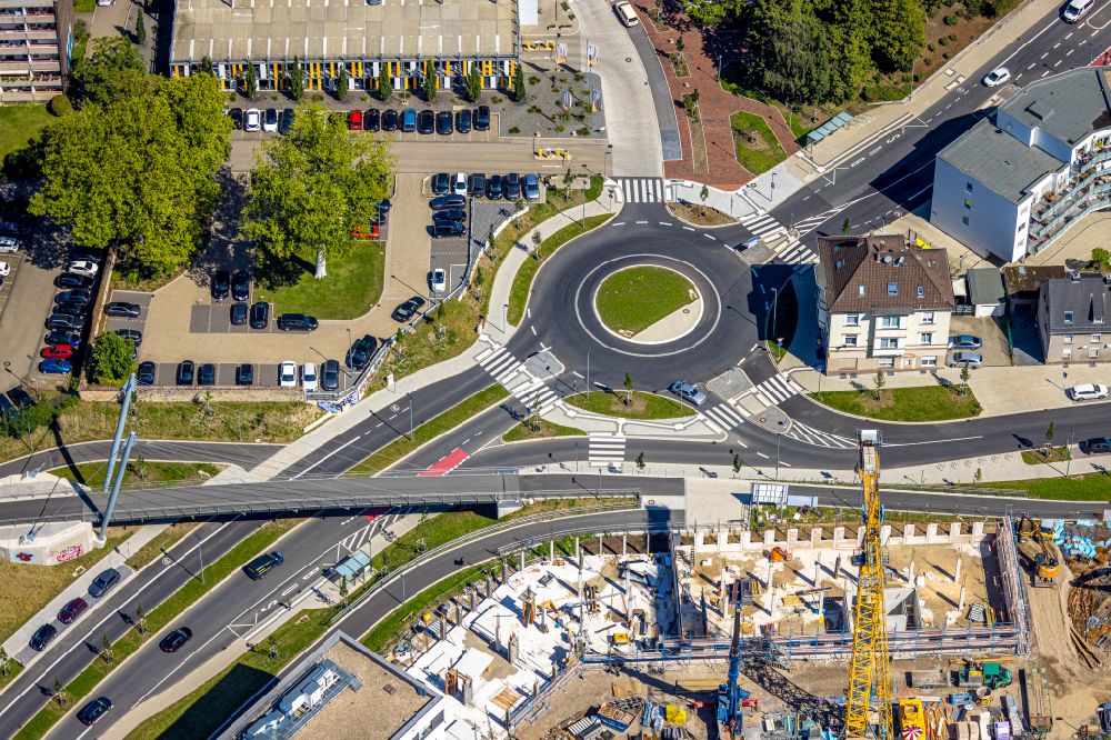 Witten from the bird's eye view: Traffic management of the roundabout road Pferdebachstrasse - Westfalenstrasse in Witten at Ruhrgebiet in the state North Rhine-Westphalia, Germany