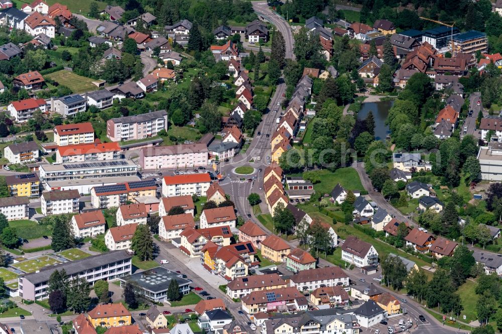 Aerial image Titisee-Neustadt - Traffic management of the roundabout road Ringstrasse in Titisee-Neustadt in the state Baden-Wuerttemberg, Germany