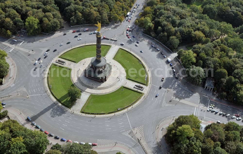 Aerial photograph Berlin - Roundabout road at the Victory Column - Big Star in the park area of the Tiergarten in Berlin in Germany