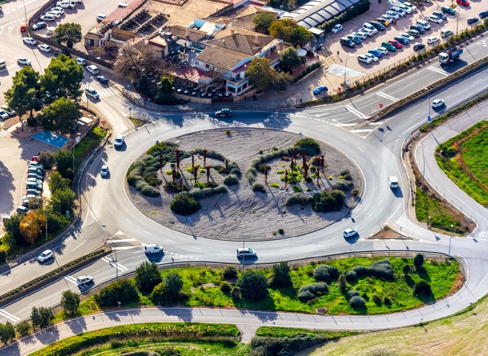 Aerial photograph Vilafranca de Bonany - Traffic management of the roundabout road of the Ma-15 - Ma-3310 - Ma-5110 in Vilafranca de Bonany in Balearische Insel Mallorca, Spain