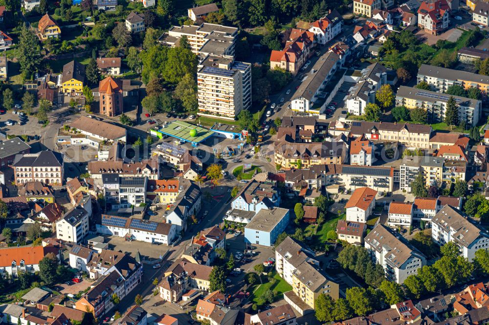 Aerial image Lahr/Schwarzwald - Traffic management of the roundabout road Turmstrasse - Burkheimer Strasse - Friedrichstrasse - Gaertnerstrasse in Lahr/Schwarzwald in the state Baden-Wuerttemberg, Germany