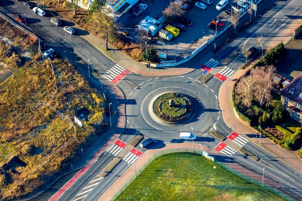 Aerial photograph Unna - Traffic management of the roundabout road Viktoriastrasse - Hammer Strasse in the district Alte Heide in Unna in the state North Rhine-Westphalia, Germany