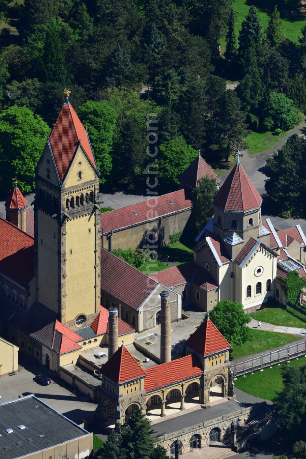 Aerial image Leipzig - Crematory and funeral hall for burial in the grounds of the cemetery Suedfriedhof in the district Probstheidaer Flur in Leipzig in the state Saxony, Germany