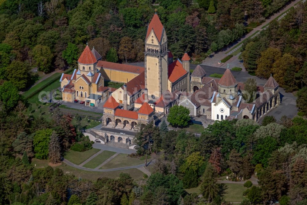 Aerial photograph Leipzig - Crematory and funeral hall for burial in the grounds of the cemetery Suedfriedhof in the district Probstheida in Leipzig in the state Saxony, Germany