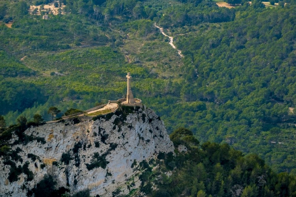 Felanitx from above - Cross structure as a symbol of Christian faith and religion Creu de Sant Salvador in Felanitx in Felanitx in Balearische Insel Mallorca, Spain
