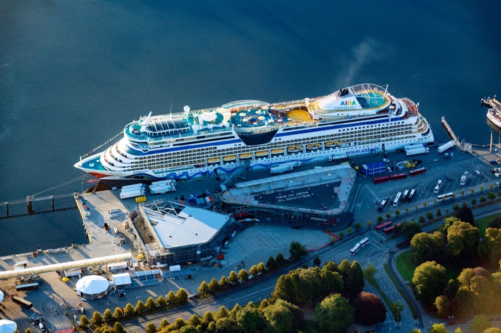 Kiel from the bird's eye view: Cruise and passenger ship on Cruise Terminal in Kiel in the state Schleswig-Holstein, Germany