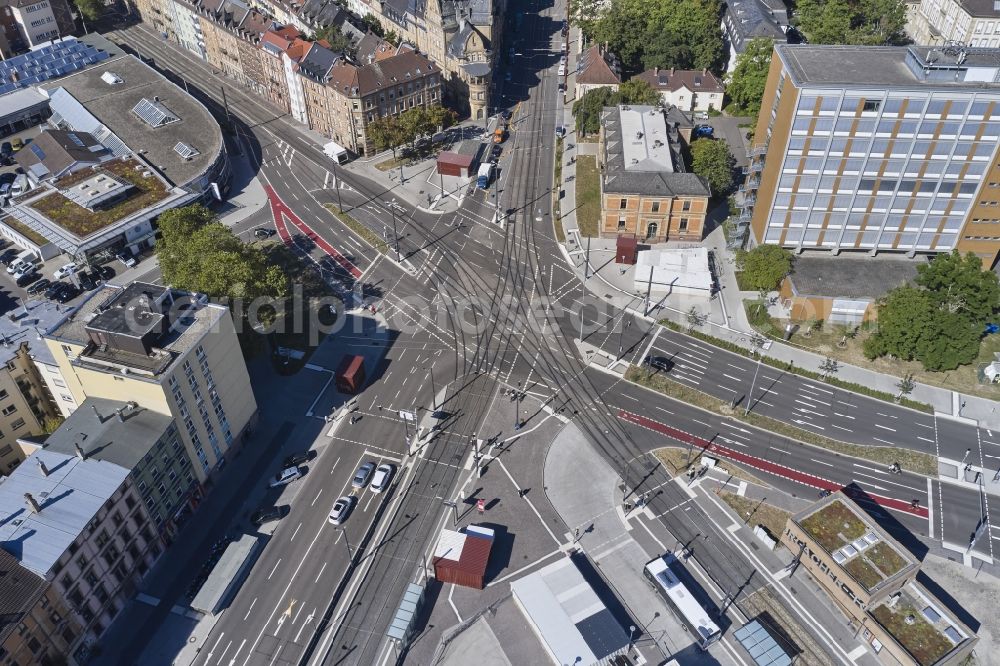 Karlsruhe from the bird's eye view: Road over the crossroads Durlacher Tor in Karlsruhe in the state Baden-Wurttemberg, Germany