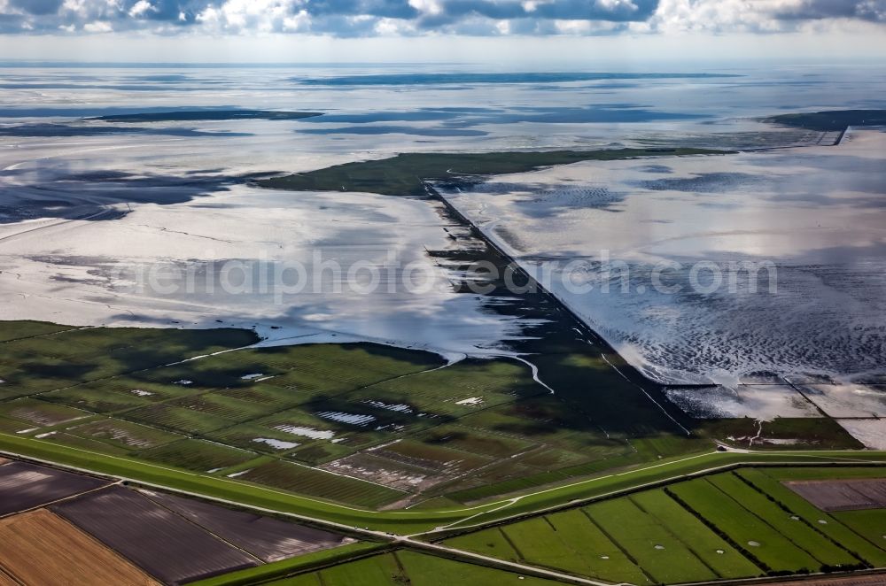 Aerial photograph Dagebüll - Coastline with dike protection strips in Dagebuell North Friesland in the state Schleswig-Holstein, Germany