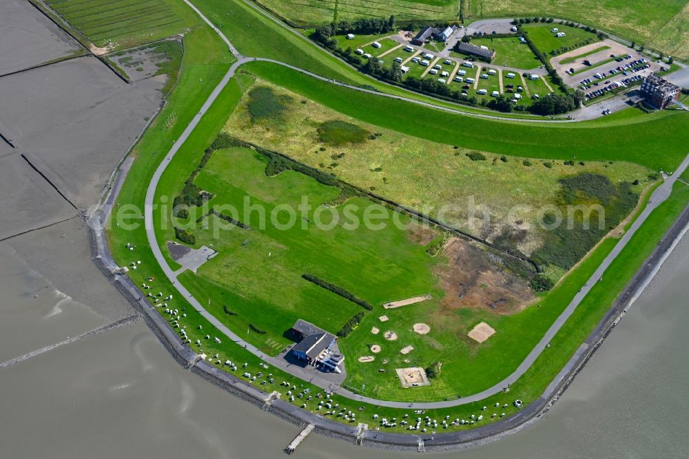 Aerial photograph Husum - Coastline with dike protection strips on the Wadden Sea of ??the North Sea in Husum in the state Schleswig-Holstein, Germany