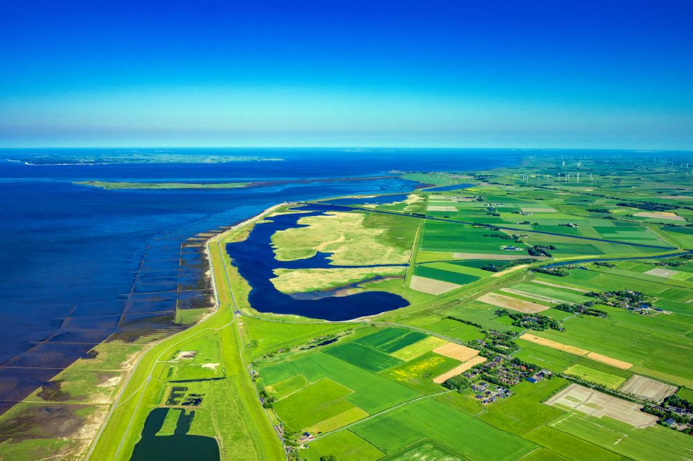 Aerial photograph Ockholm - Coastline with dike protection strips on Speicherbecken Sued on street L191 in Ockholm North Friesland in the state Schleswig-Holstein, Germany