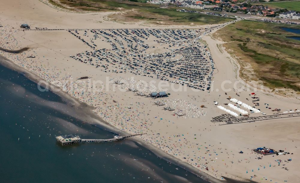 Aerial image Sankt Peter-Ording - Coastal landscape on the sandy beach of the bathing area Ording Nord in the district St Peter-Ording in Sankt Peter-Ording in the state Schleswig-Holstein, Germany
