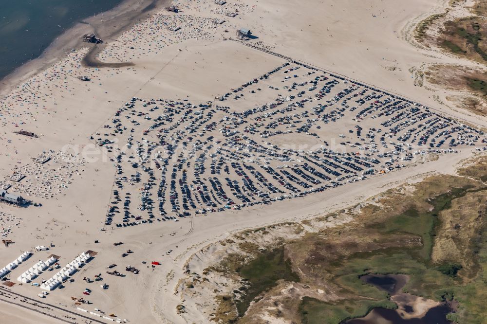 Aerial photograph Sankt Peter-Ording - Coastal landscape on the sandy beach of the bathing area Ording Nord in the district St Peter-Ording in Sankt Peter-Ording in the state Schleswig-Holstein, Germany