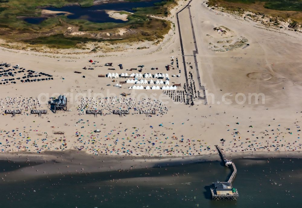 Aerial photograph Sankt Peter-Ording - Coastline on the sandy beach of Badestelle Ording Nord in the district Sankt Peter-Ording in Sankt Peter-Ording in the state Schleswig-Holstein, Germany