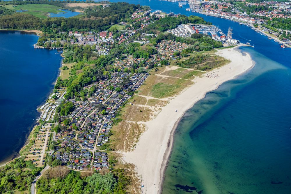 Lübeck from the bird's eye view: Coastline on the sandy beach of of Baltic Sea in Priwall in the state Schleswig-Holstein, Germany