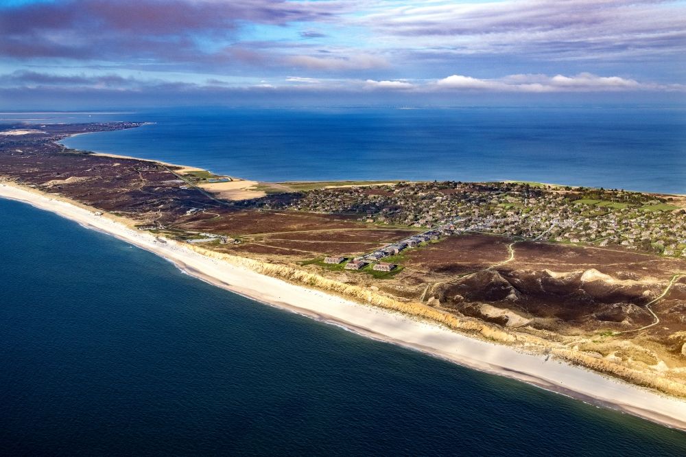 Kampen (Sylt) from above - Coastline on the sandy beach of the northern sea Rotes Kliff in Kampen (Sylt) at the island Sylt in the state Schleswig-Holstein, Germany