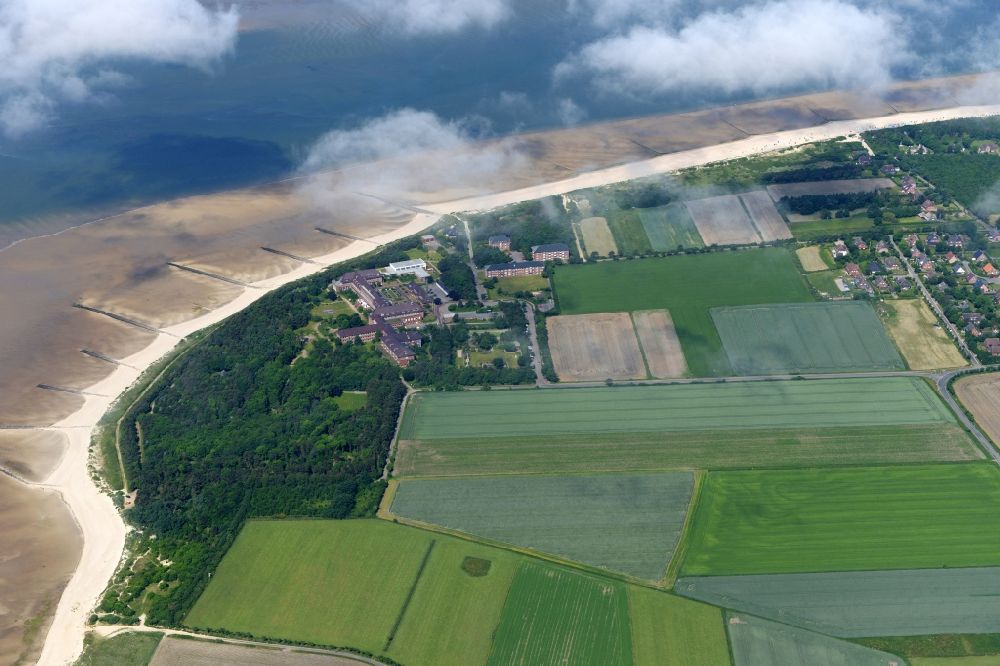 Utersum from above - Coastline on the sandy beach of North Sea in Utersum in the state Schleswig-Holstein