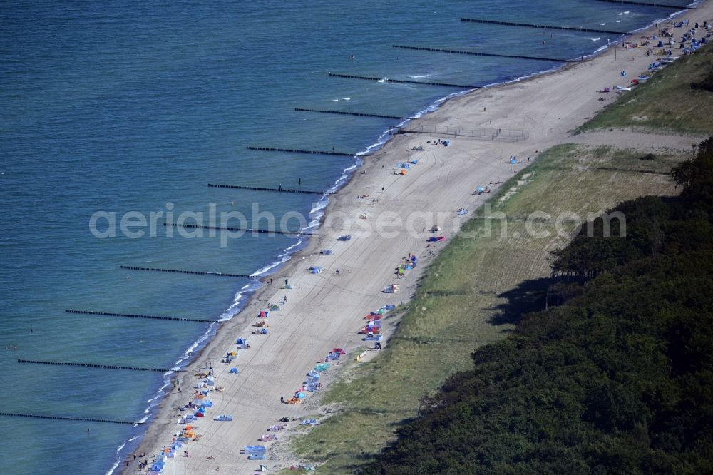 Aerial image Graal-Müritz - Coastline on the sandy beach of Ostsee in Graal-Mueritz in the state Mecklenburg - Western Pomerania