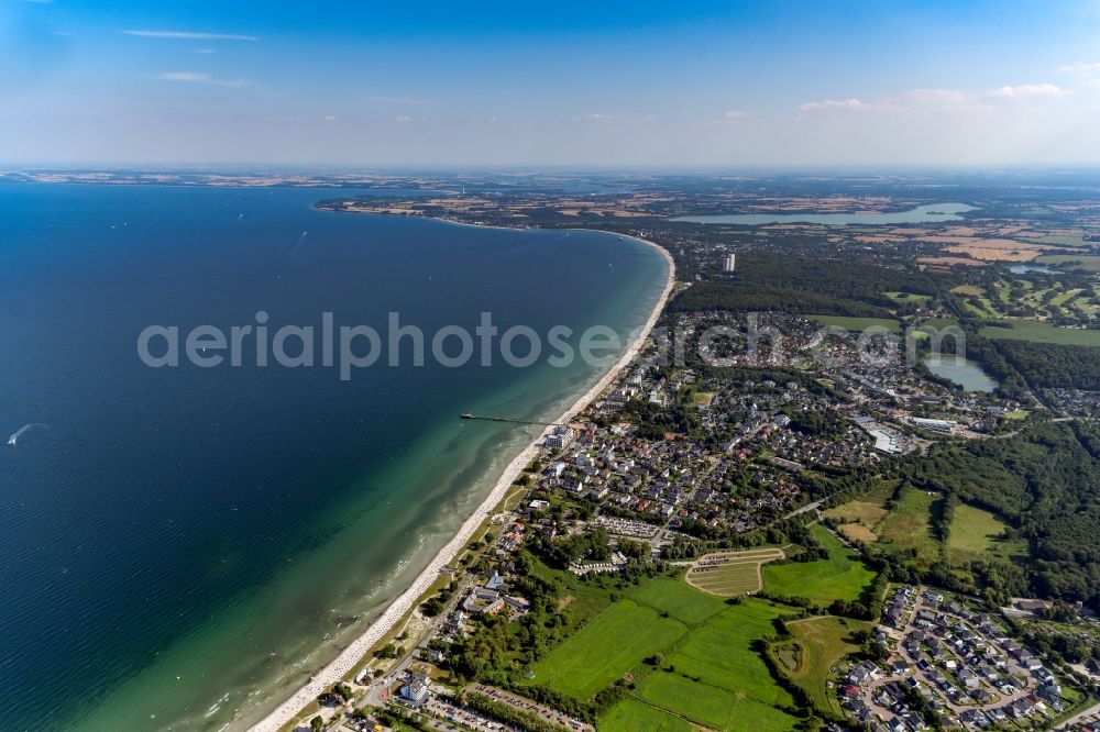 Aerial image Scharbeutz - Coastline on the sandy beach of Baltic Sea in Scharbeutz in the state Schleswig-Holstein, Germany