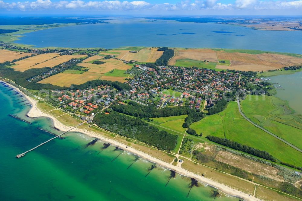 Wustrow from the bird's eye view: Coastline on the sandy beach of Baltic Sea in Wustrow in the state Mecklenburg - Western Pomerania, Germany