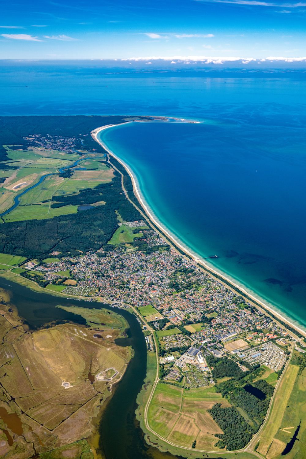 Aerial photograph Zingst - Coastline on the sandy beach of Ostsee on Darss in Zingst at the baltic coast in the state Mecklenburg - Western Pomerania, Germany