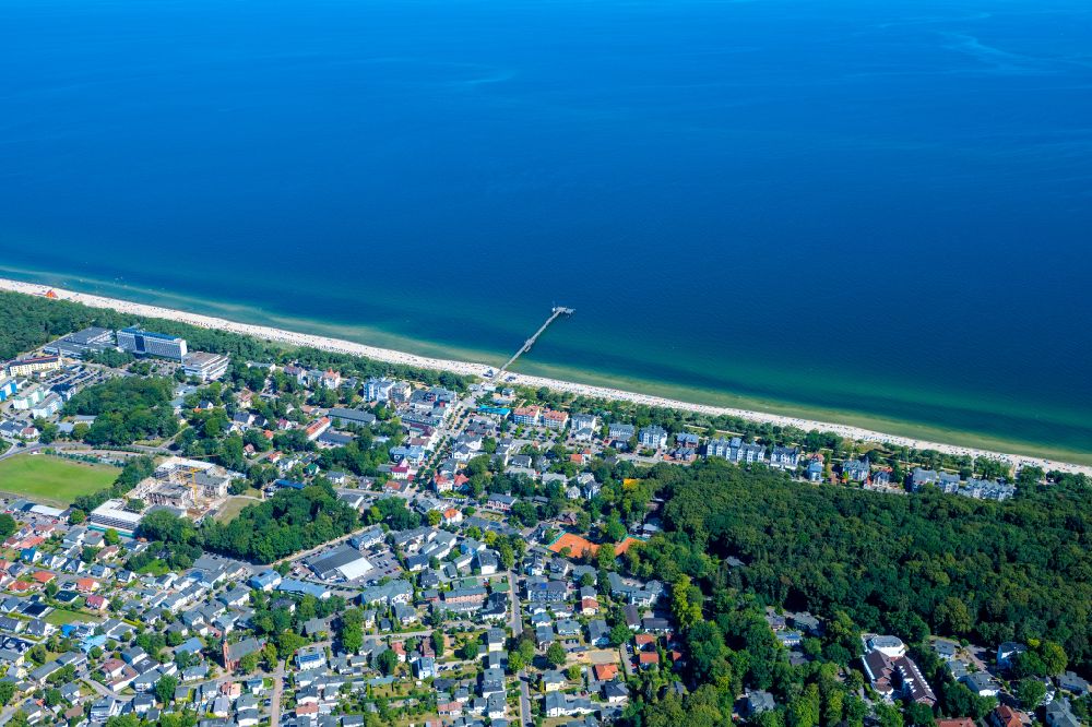 Zingst from above - Coastline on the sandy beach of Ostsee on Darss in Zingst at the baltic coast in the state Mecklenburg - Western Pomerania, Germany