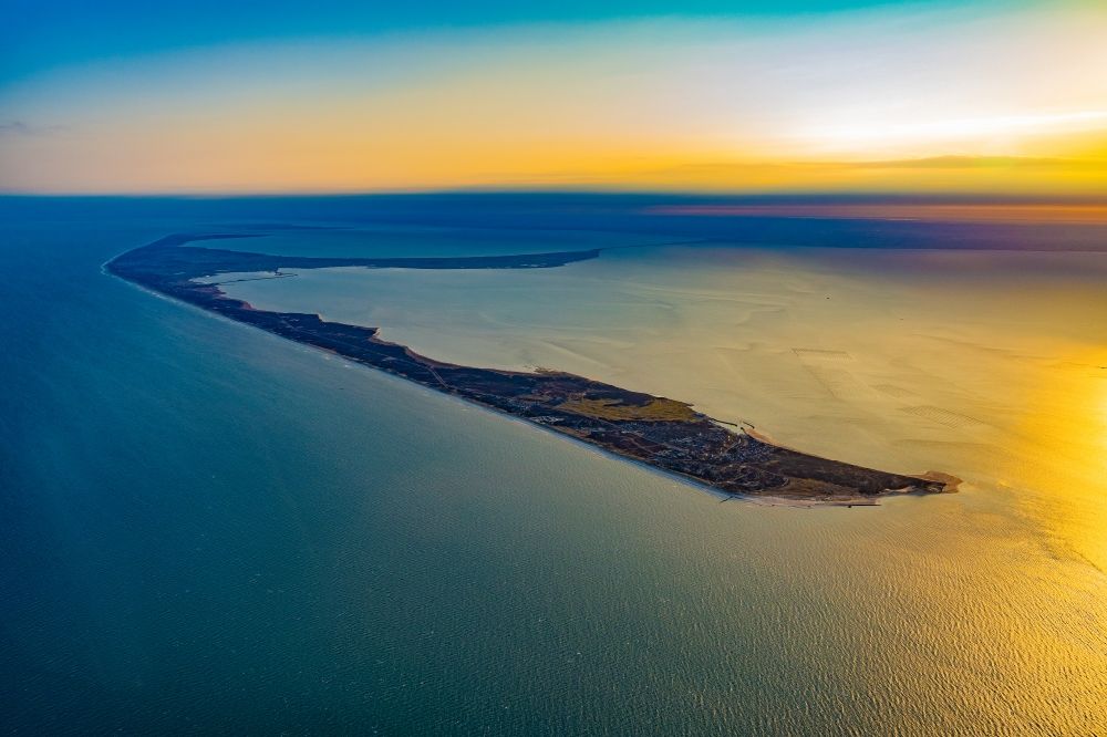 Sylt from the bird's eye view: Coastal area of a??a??the North Frisian North Sea island Sylt in sunrise in the state Schleswig-Holstein, Germany