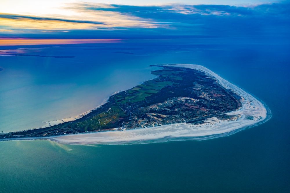 Aerial image Amrum - Coastal area of a??a??the North Frisian North Sea island Amrum in the state Schleswig-Holstein, Germany