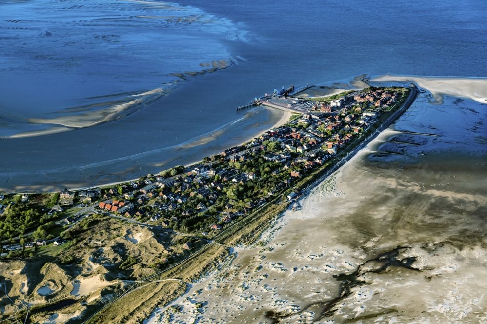 Aerial image Wittdün auf Amrum - Coastal area of southern tip of the North Sea island Amrum and pier in the state Schleswig-Holstein