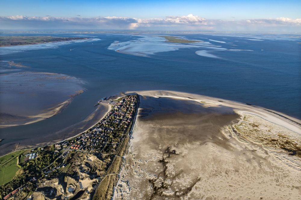 Aerial photograph Wittdün auf Amrum - Coastal area of southern tip of the North Sea island Amrum and pier in the state Schleswig-Holstein