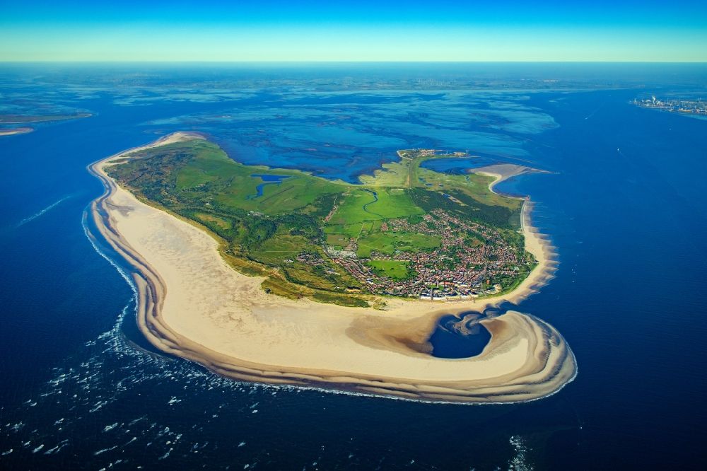 Aerial photograph Borkum - Coastal area of a??a??the North Sea - Borkum island in East Frisia in the state Lower Saxony, Germany