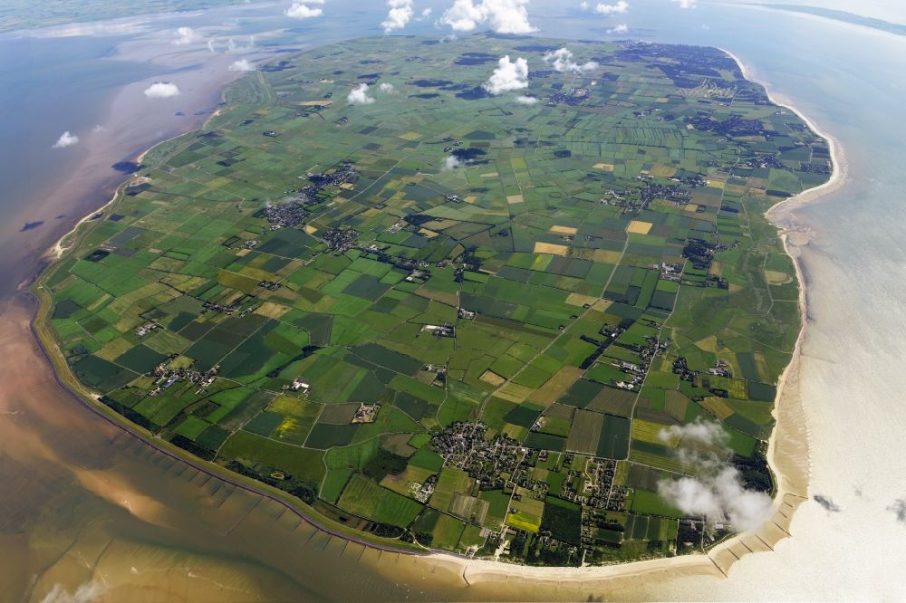 Nieblum from above - Coastal area of the North Sea - Island Foehr in Nieblum in the state Schleswig-Holstein
