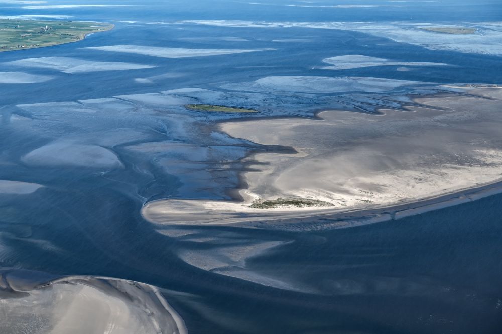 Hooge from above - Coastal area of the Vogelfreistaette Hallig Norderoog - Island in Hooge in the state Schleswig-Holstein