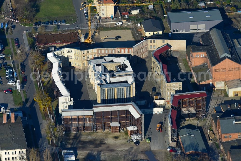 Aerial image Potsdam - House, facades and streets of the film scene Berliner Strasse on Ulmenstrasse in the district Babelsberg in Potsdam in the state Brandenburg, Germany